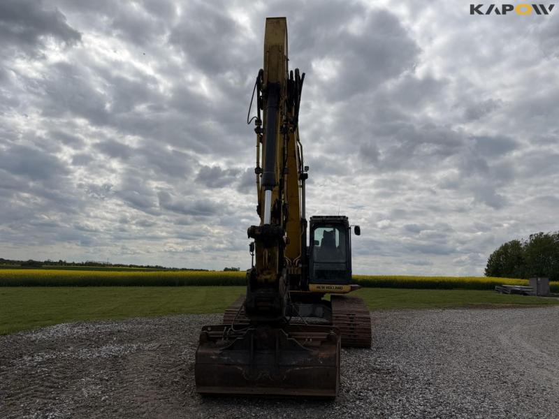 New Holland E215C gravemaskine 2