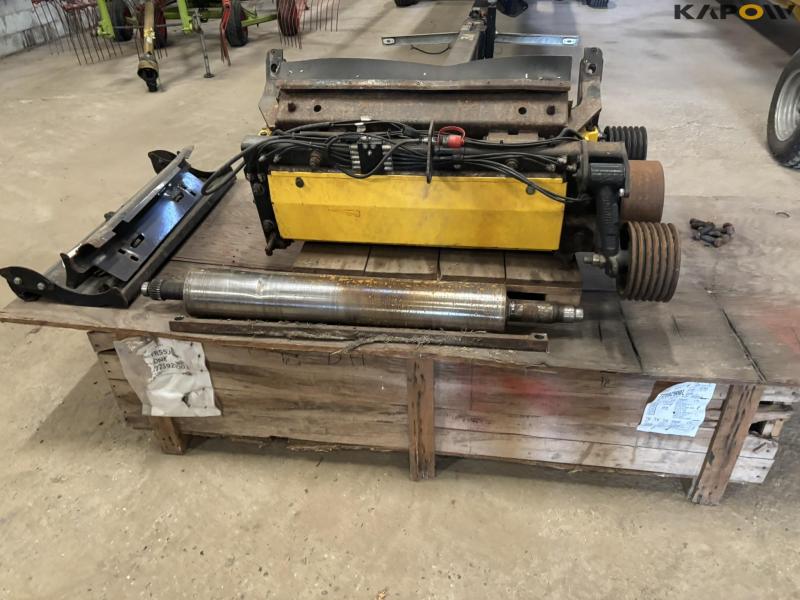 New Holland FR550 med majsbord og pickup 91