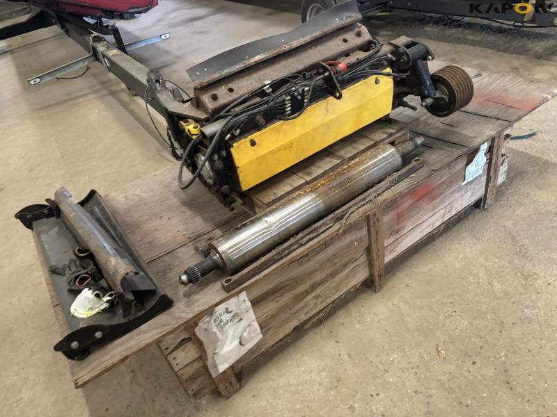 New Holland FR550 med majsbord og pickup 92