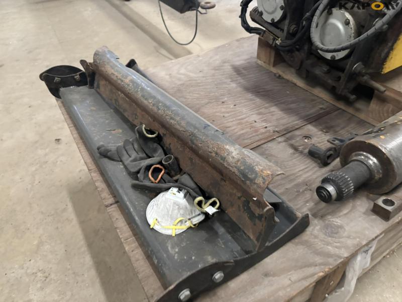 New Holland FR550 med majsbord og pickup 99