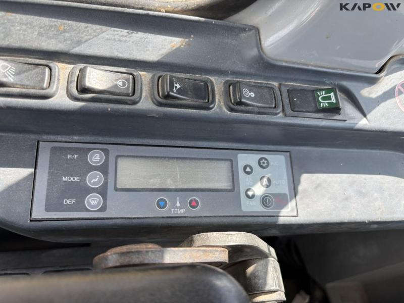 New Holland Kobelco E245B gravemaskine 72