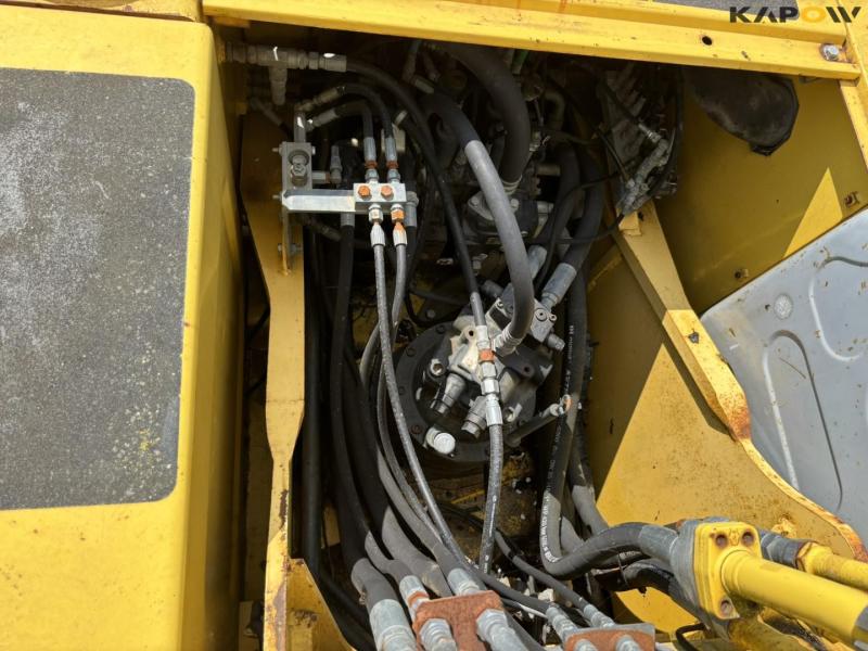 New Holland Kobelco E245B gravemaskine 80