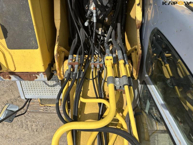 New Holland Kobelco E245B gravemaskine 85