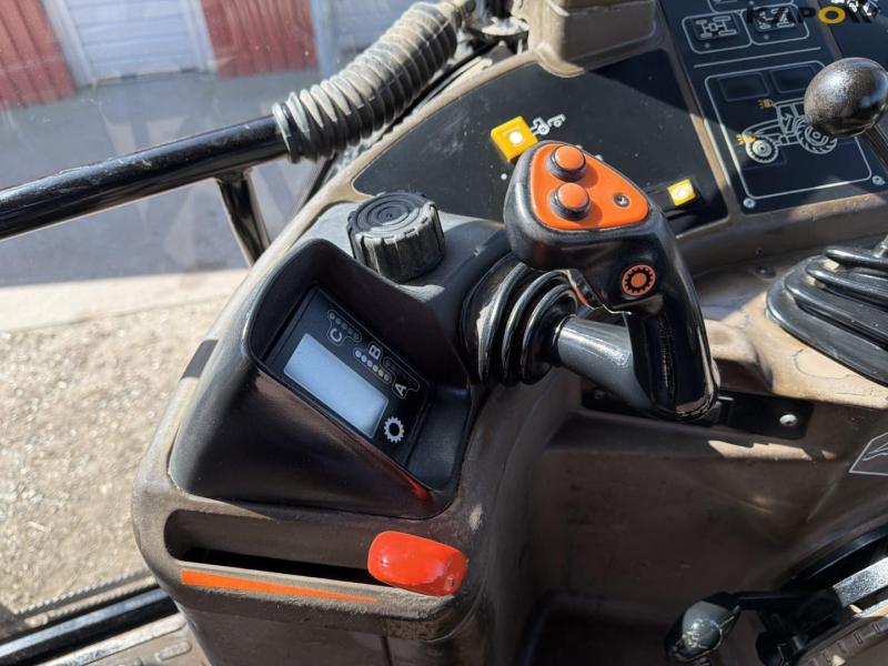 New Holland M115 traktor 41