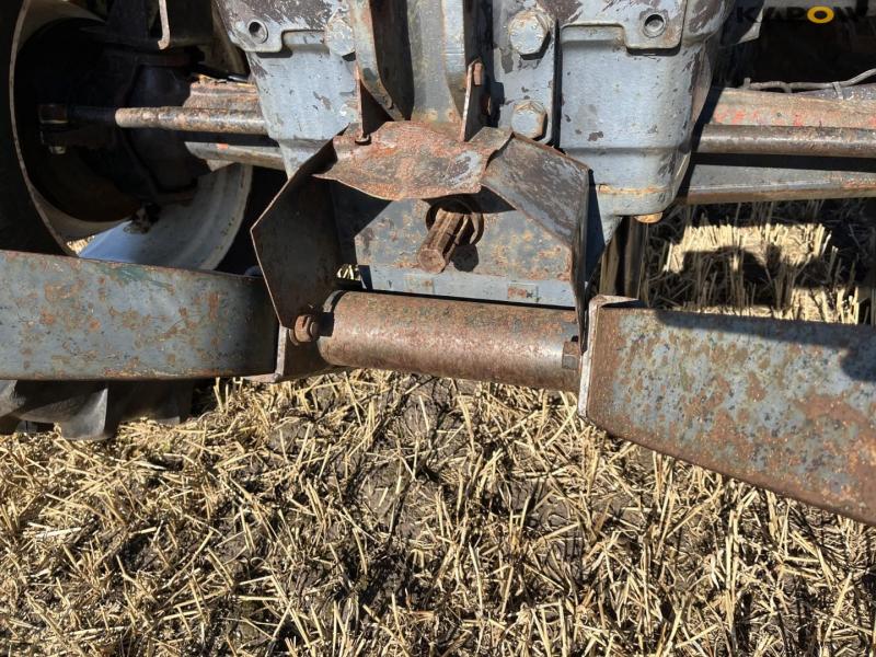 New Holland M160 traktor 15