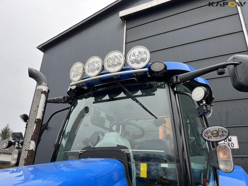New Holland T6.150 traktor med Mulac armklipper 11
