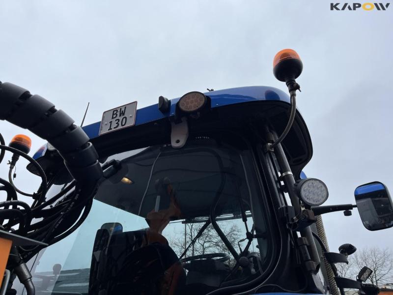New Holland T6.150 traktor med Mulac armklipper 27