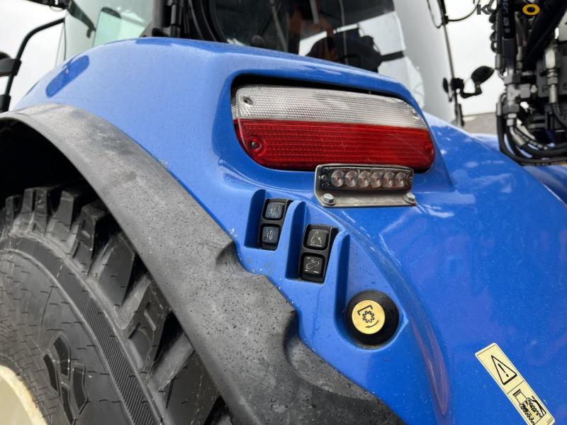 New Holland T6.150 traktor med Mulac armklipper 30