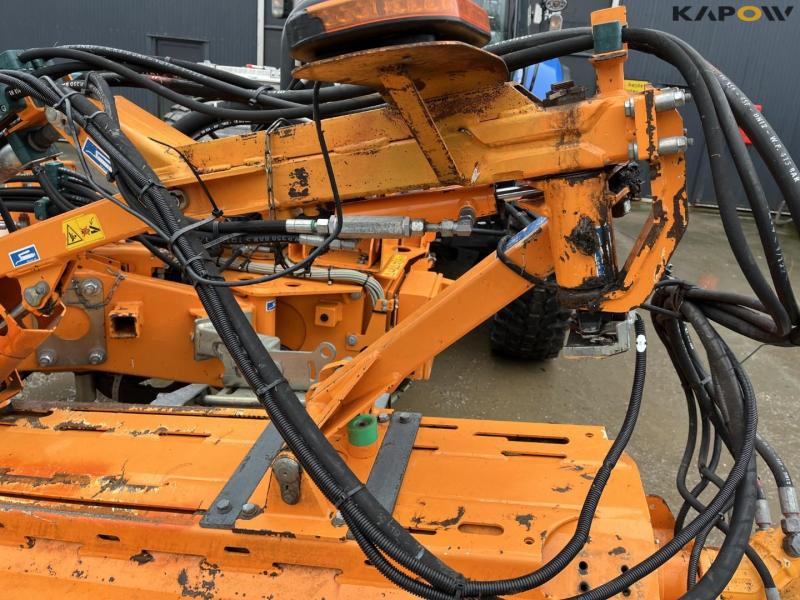 New Holland T6.150 traktor med Mulac armklipper 52