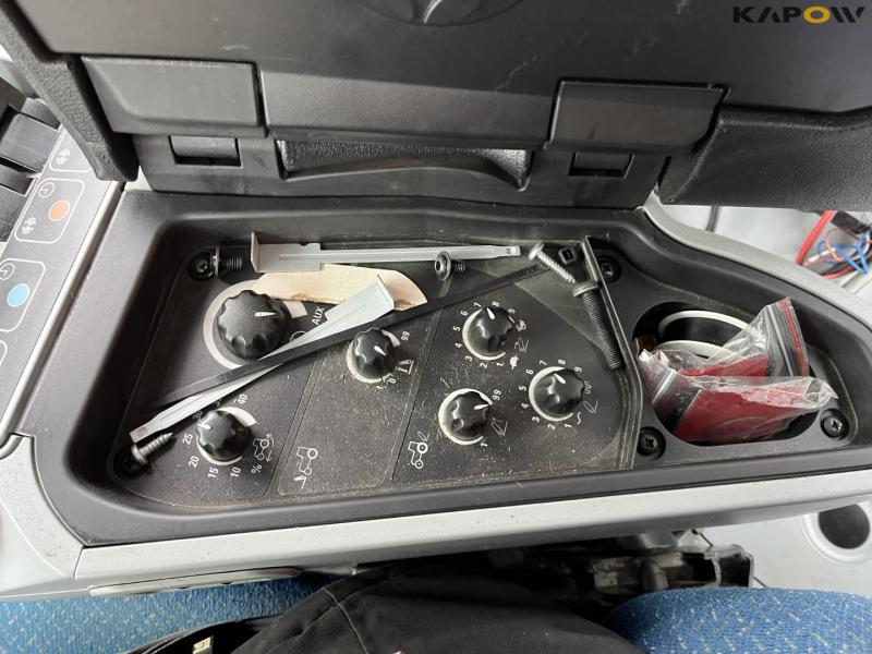 New Holland T6.150 traktor med Mulac armklipper 44