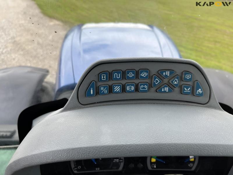 New Holland T7.270 Auto command traktor 44