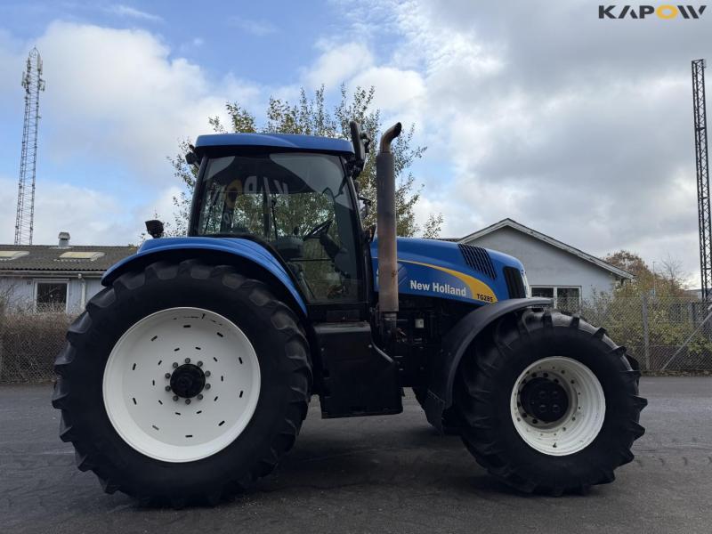 New Holland TG255 traktor 4