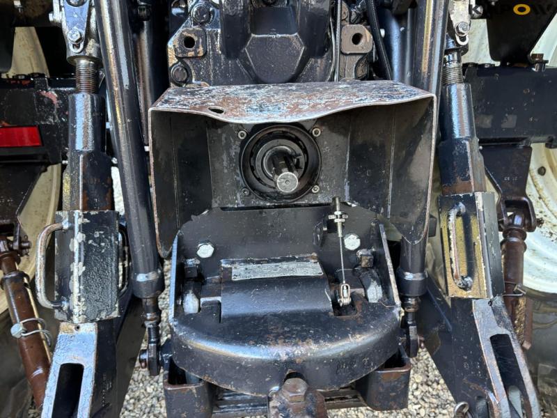 New Holland TM155 traktor 37