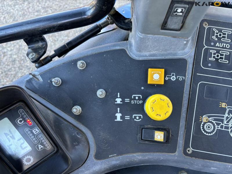 New Holland TM155 traktor 50