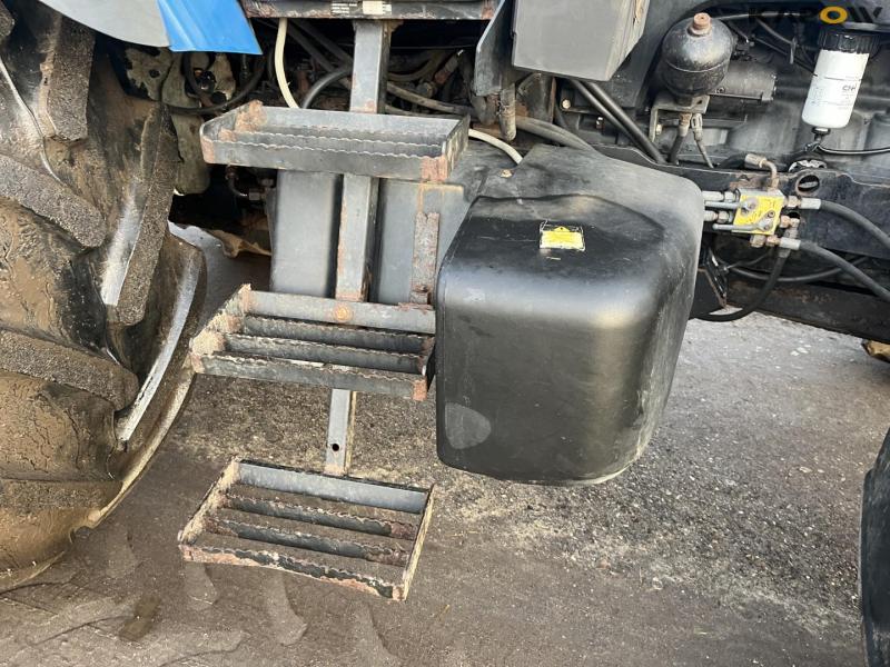 New Holland TM155 traktor 21