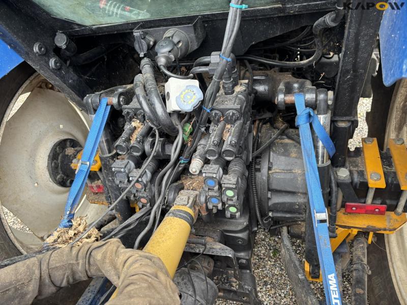 New Holland TS 115 med Bomford armklipper 26