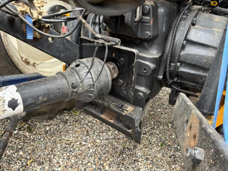 New Holland TS 115 med Bomford armklipper 31