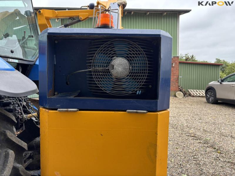 New Holland TS 115 med Bomford armklipper 56
