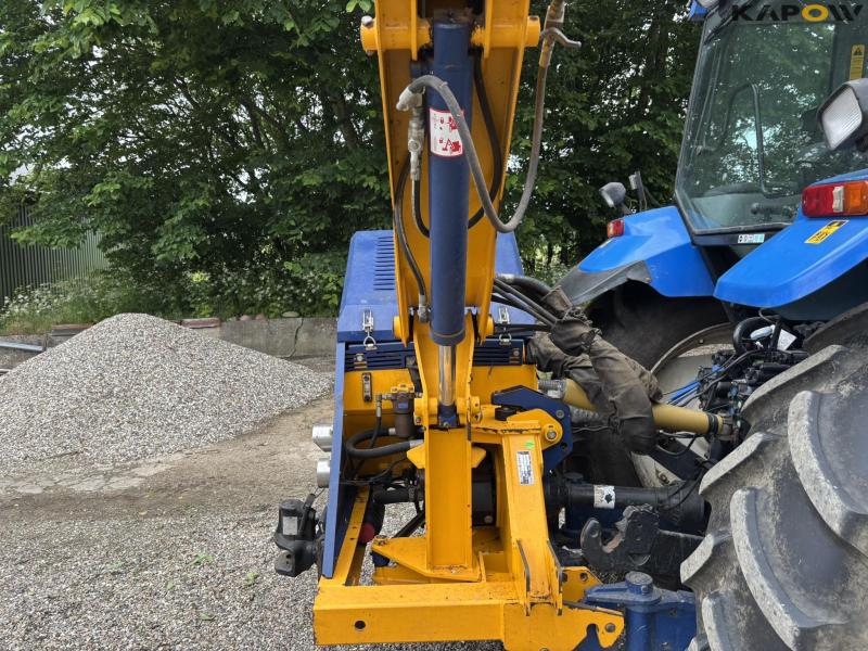 New Holland TS 115 med Bomford armklipper 75