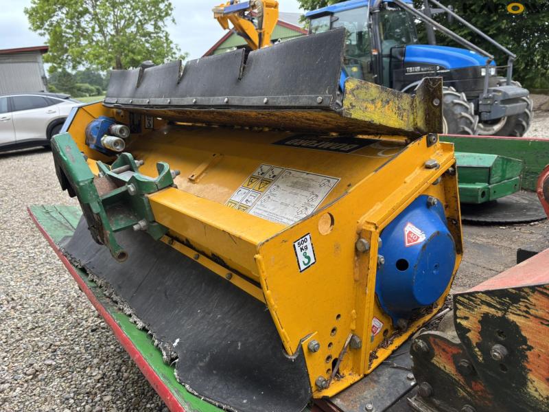 New Holland TS 115 med Bomford armklipper 99