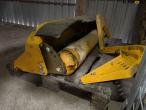 New Holland TS 115 med Bomford armklipper 118