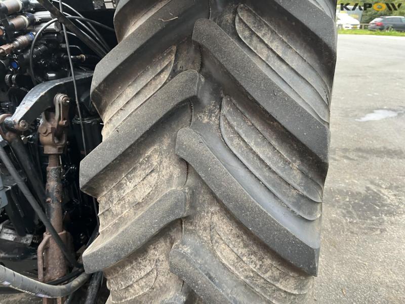 New Holland TS135A traktor med Epoke armklipper 22