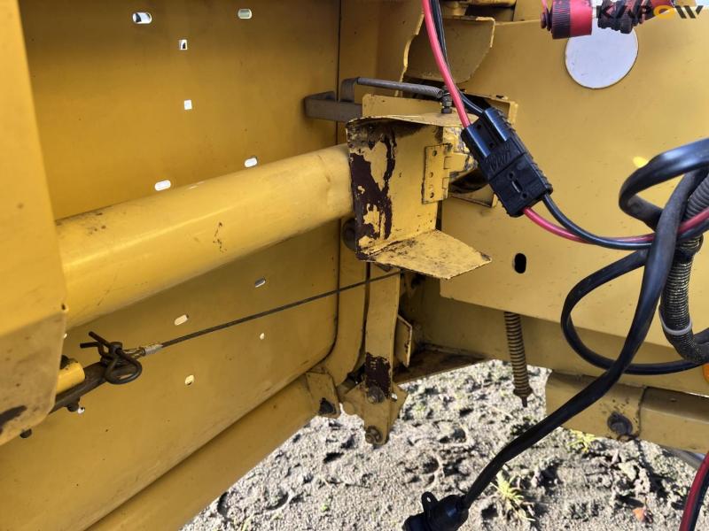 New Holland TX32 med 15 fods skærebord 13