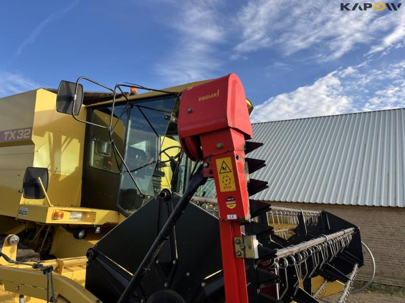New Holland TX32 med 15 fods skærebord 23