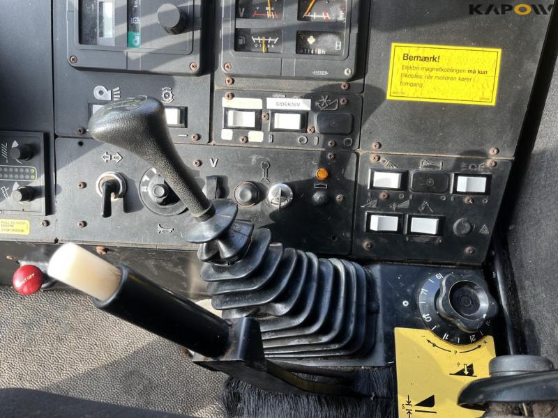 New Holland TX32 med 15 fods skærebord 59