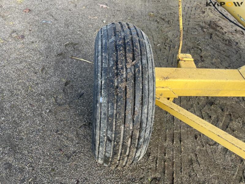 New Holland TX32 med 15 fods skærebord 74