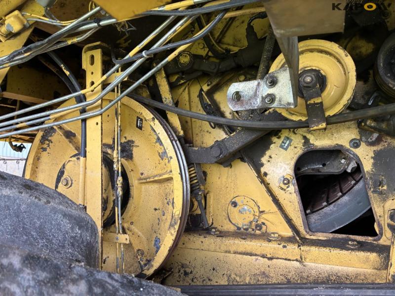 New Holland TX68 plus mejetærsker 52