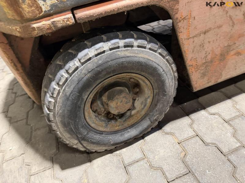 Nissan EH02 A 20U diesel truck 33