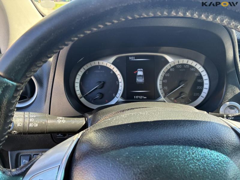 Nissan Navara pickup 24