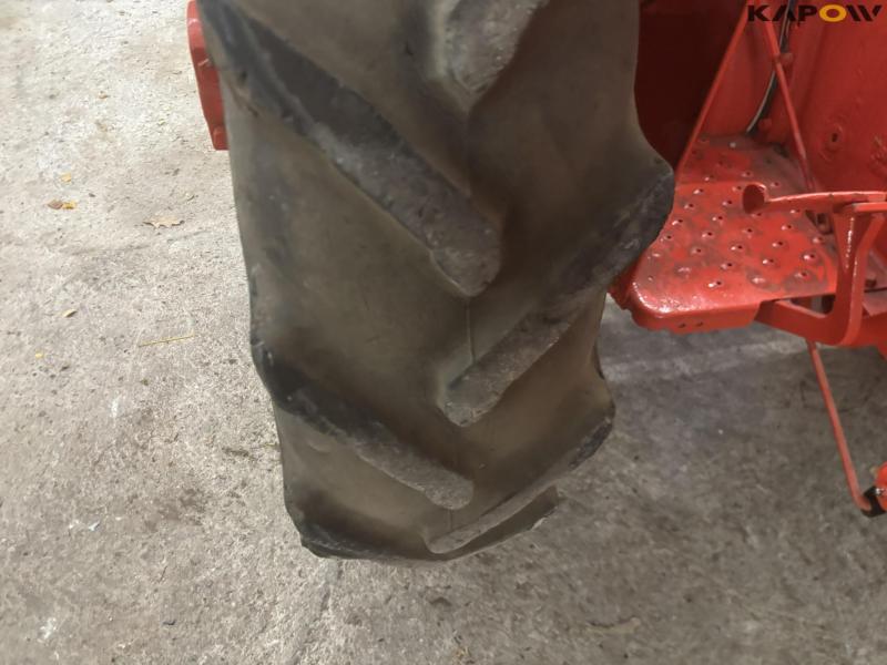 Nuffield Universal Four traktor benzin 28