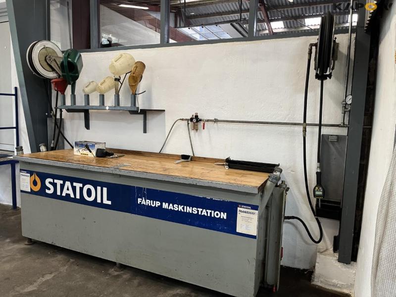 Oliebord med 2 stk. 800 liter 1