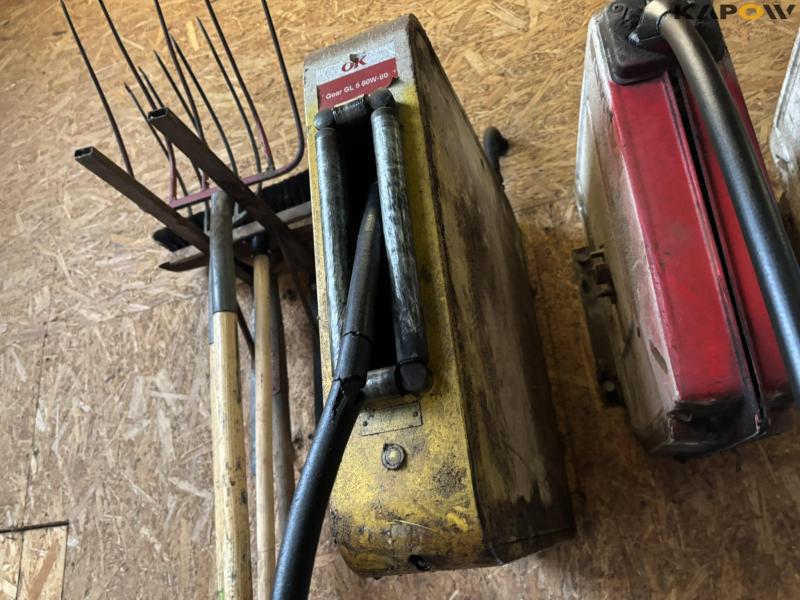 Oliedispensere og pumper  9