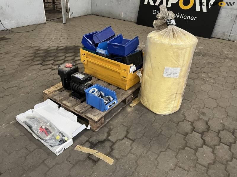 Oliepumpe med håndtag og diverse 1