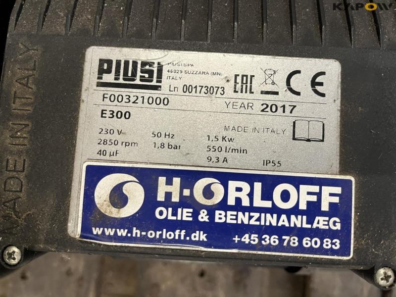 Oliepumpe med håndtag og diverse 11