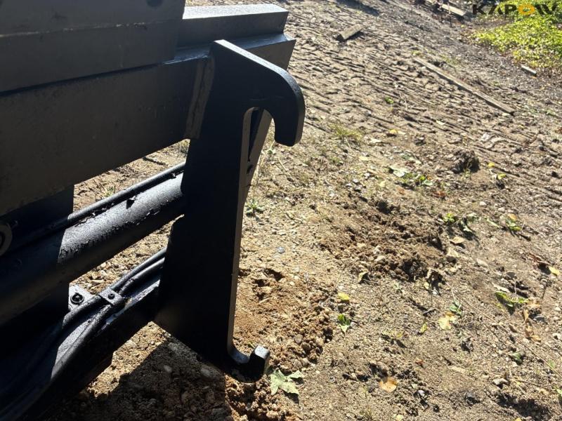 Pallegafler med hydraulisk sideforskydning 17