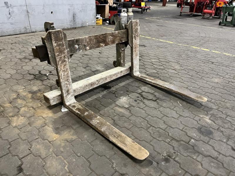 Pallegafler med Volvo hitch 3