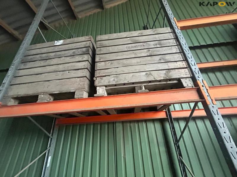 Pallereol med indhold 12