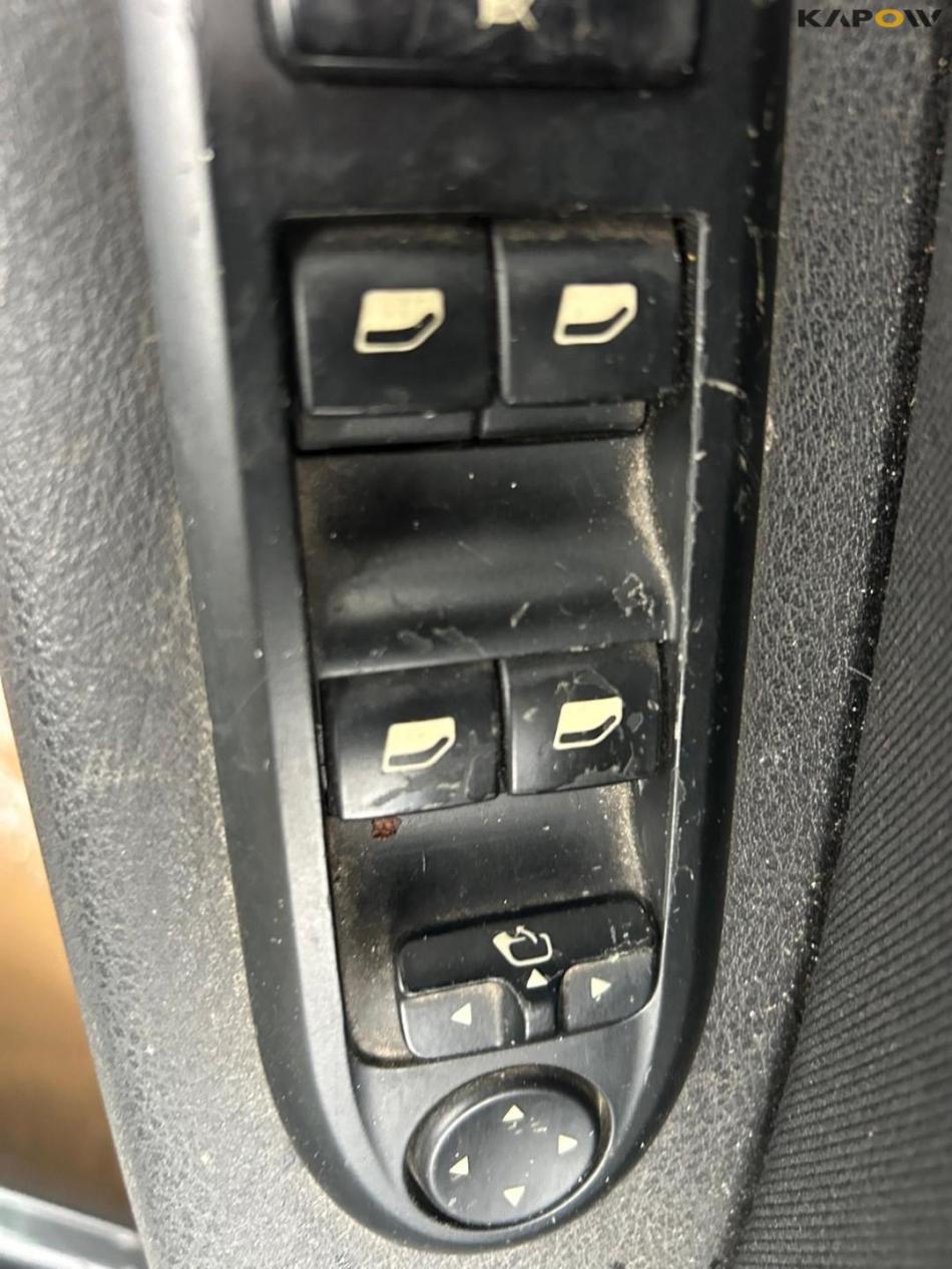 Peugeot 704 2,2 SW personbil 10