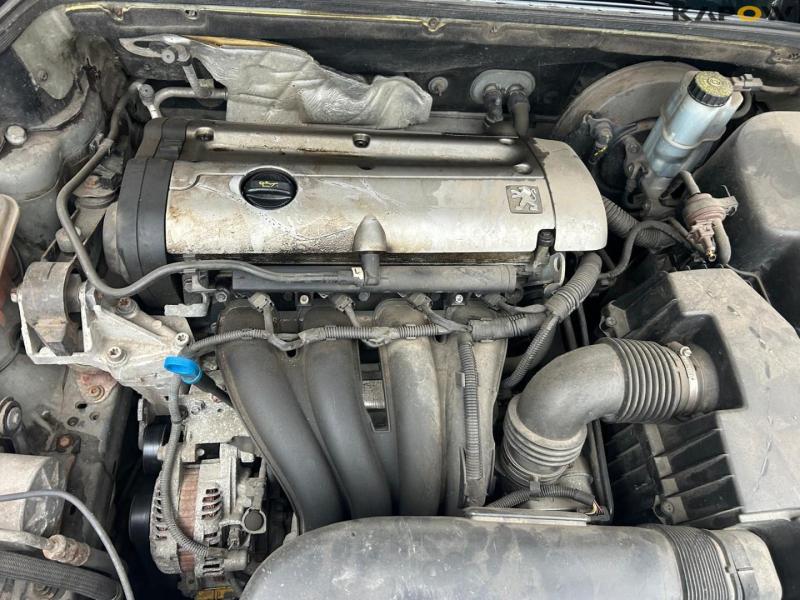 Peugeot 704 2,2 SW personbil 12