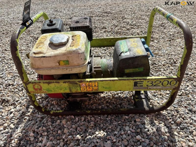 Pramac E3200 generator 13