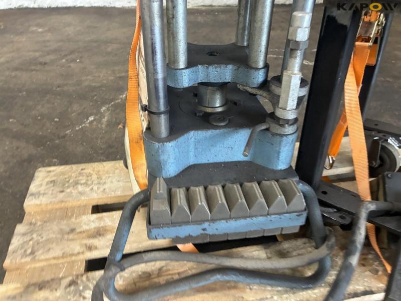 Presser til hydraulikslanger 10