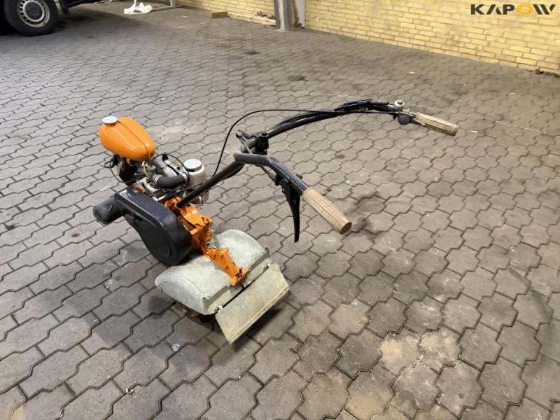 Redskabsbærer med fræser 7