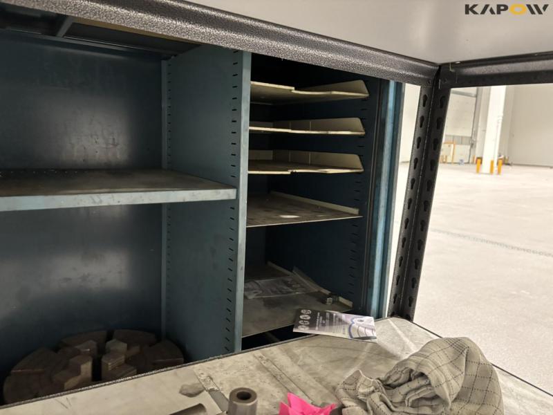 Reol og værkstedsbord 16