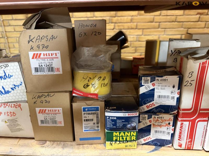 Reservedele og reol 10