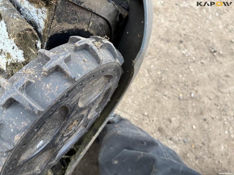 Robotplæneklipper og motorsav 19