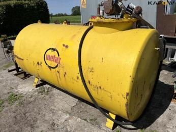 Roug 2500 liter olietank med pumpe